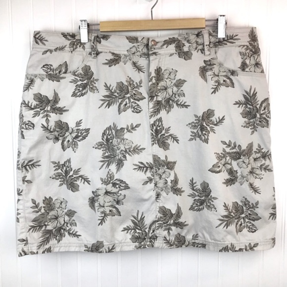 Denver Hayes Golf Skort Size 18, Gray Floral Cotton Short Skirt